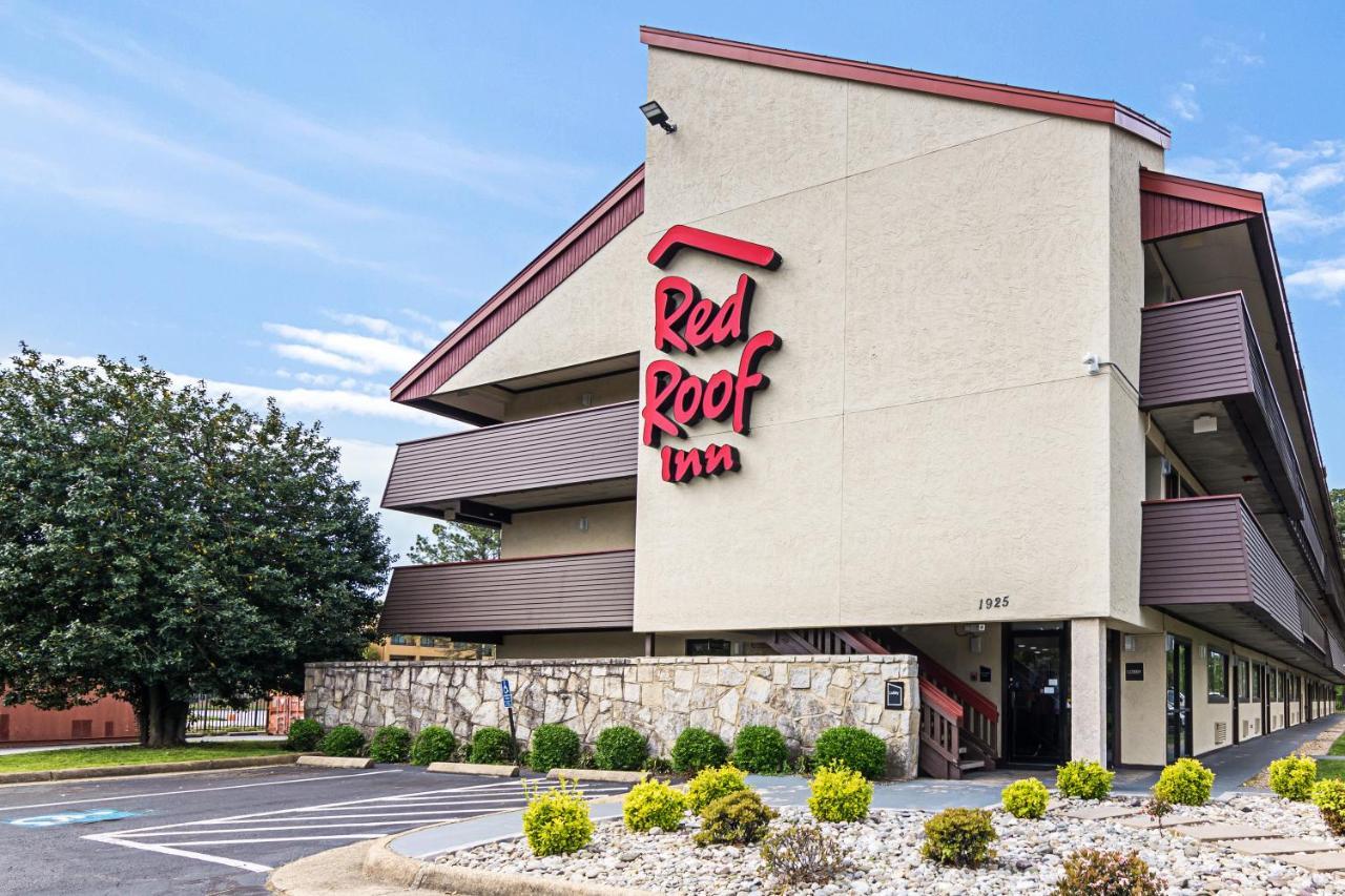 Red Roof Inn Hampton Coliseum And Convention Center Exterior photo